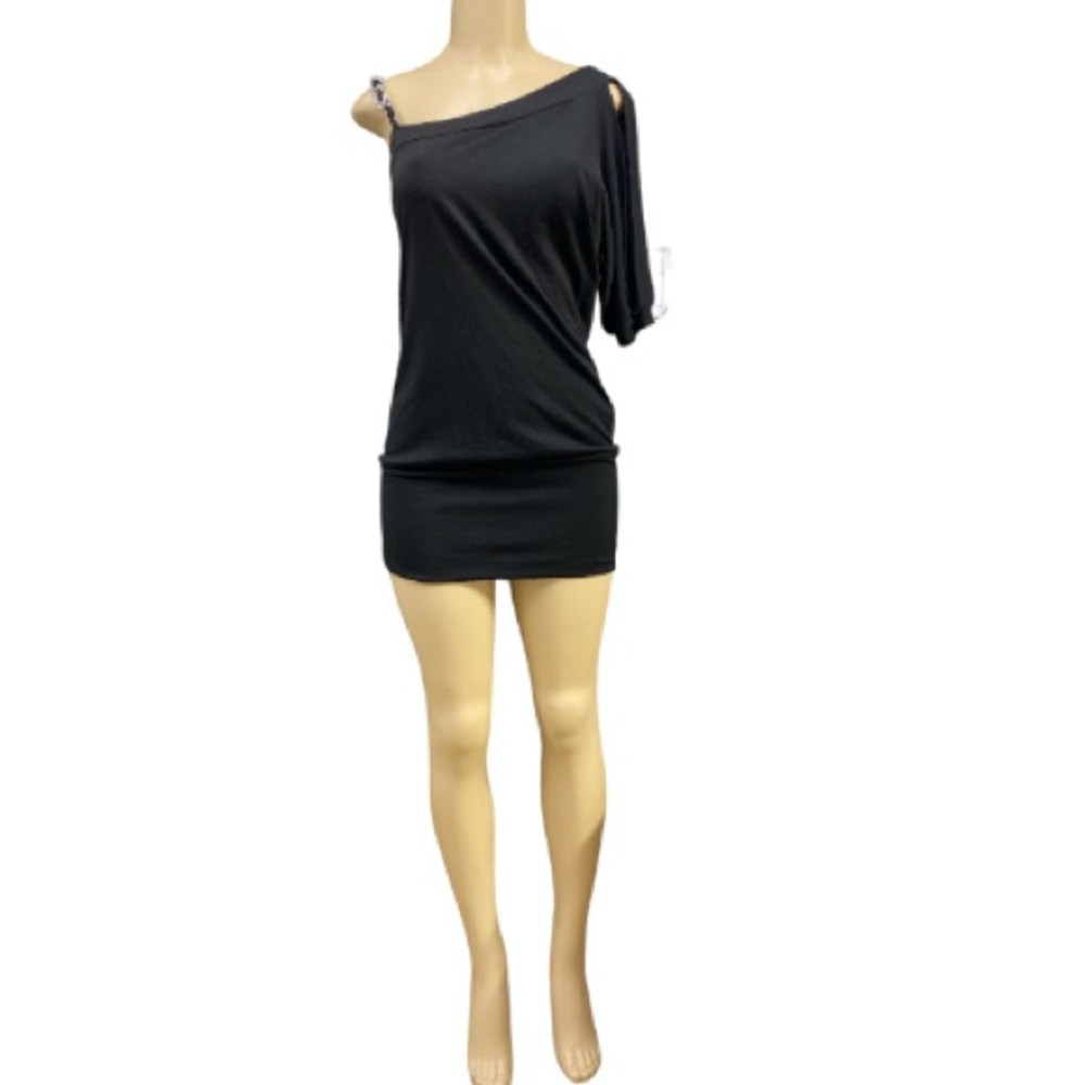 C. Graffitti BLACK ASYMMETRICAL SLEEVES